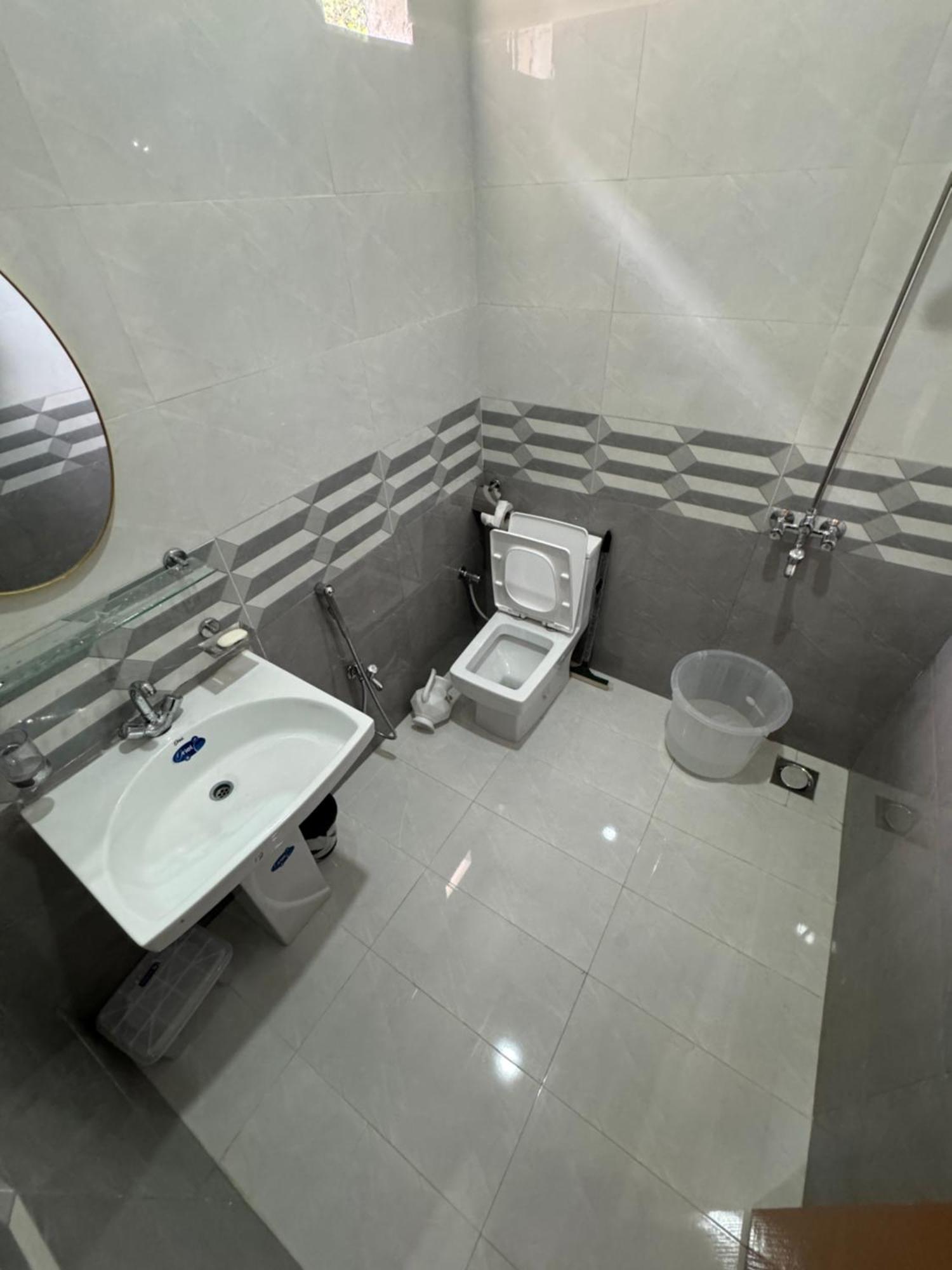 Royal Executive Inn Guest House اسلام اباد المظهر الخارجي الصورة