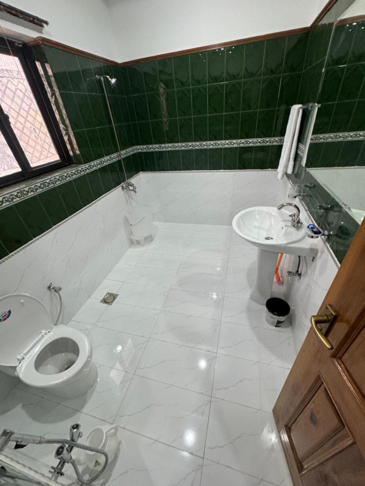 Royal Executive Inn Guest House اسلام اباد المظهر الخارجي الصورة
