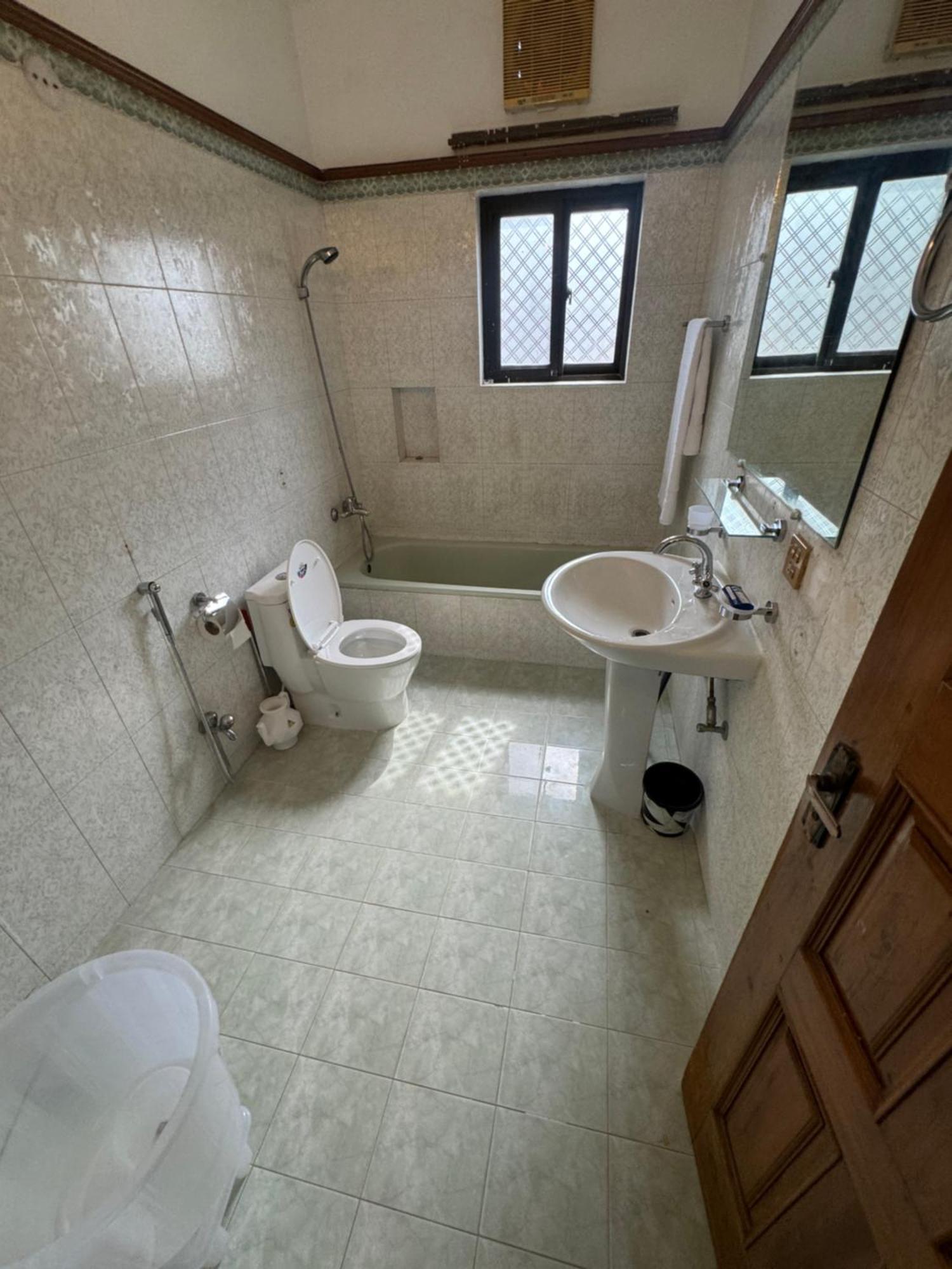 Royal Executive Inn Guest House اسلام اباد المظهر الخارجي الصورة