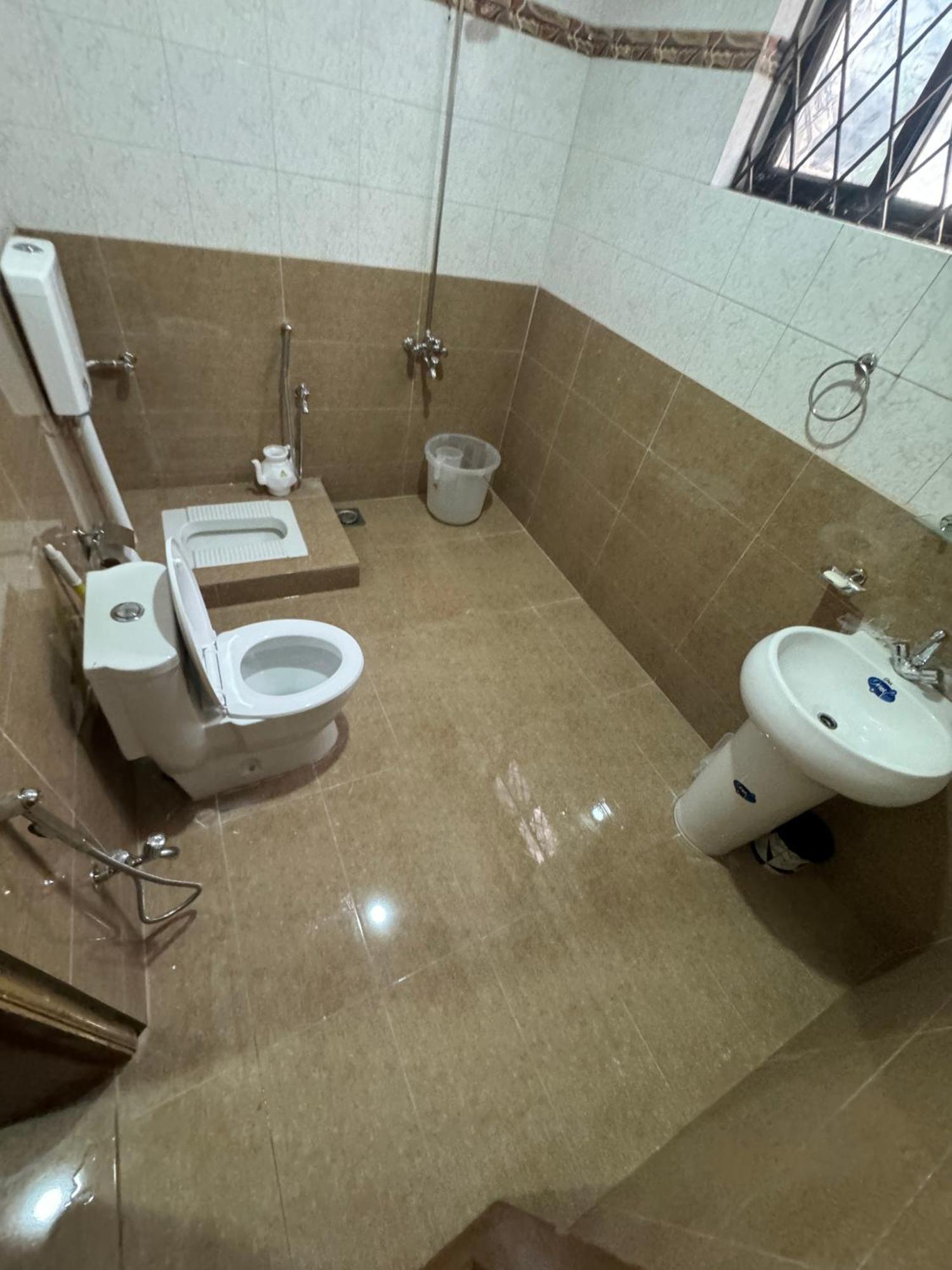 Royal Executive Inn Guest House اسلام اباد المظهر الخارجي الصورة
