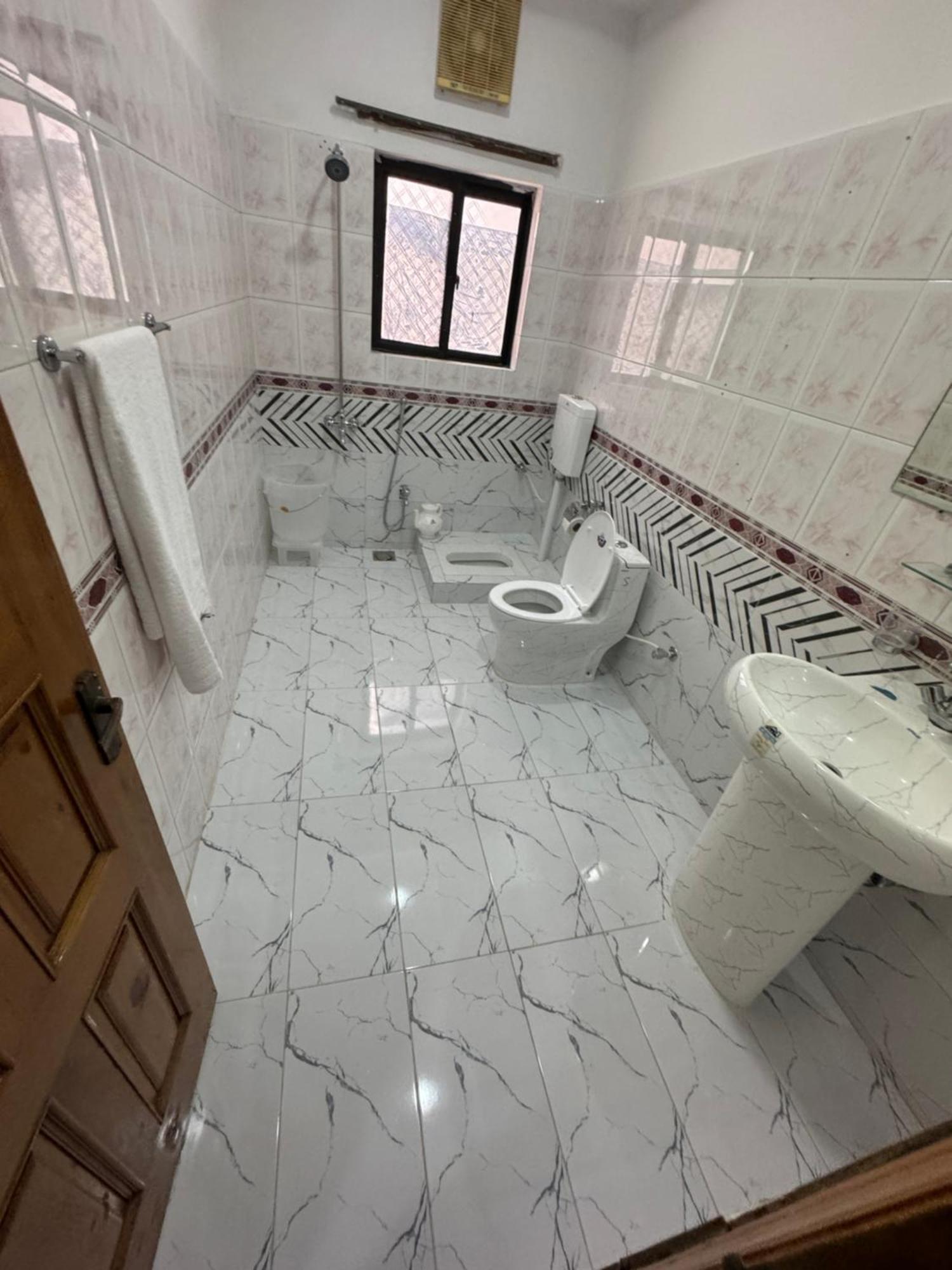 Royal Executive Inn Guest House اسلام اباد المظهر الخارجي الصورة