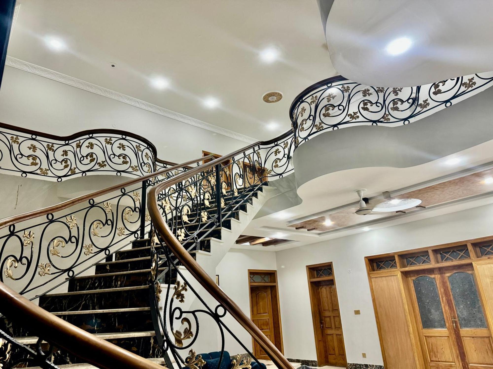 Royal Executive Inn Guest House اسلام اباد المظهر الخارجي الصورة
